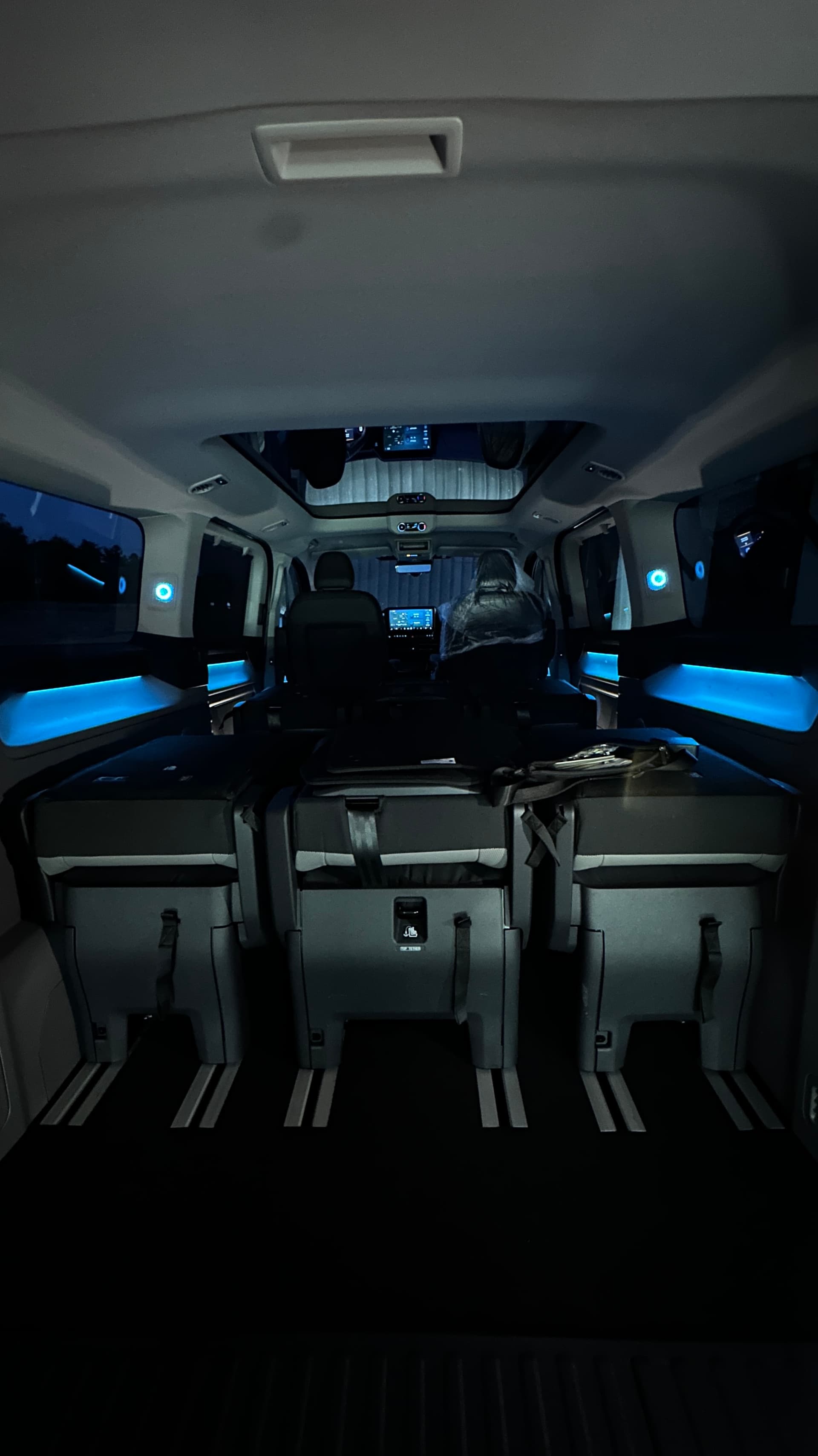 Gotowy montaz ambient light w samochodzie - Warszawa