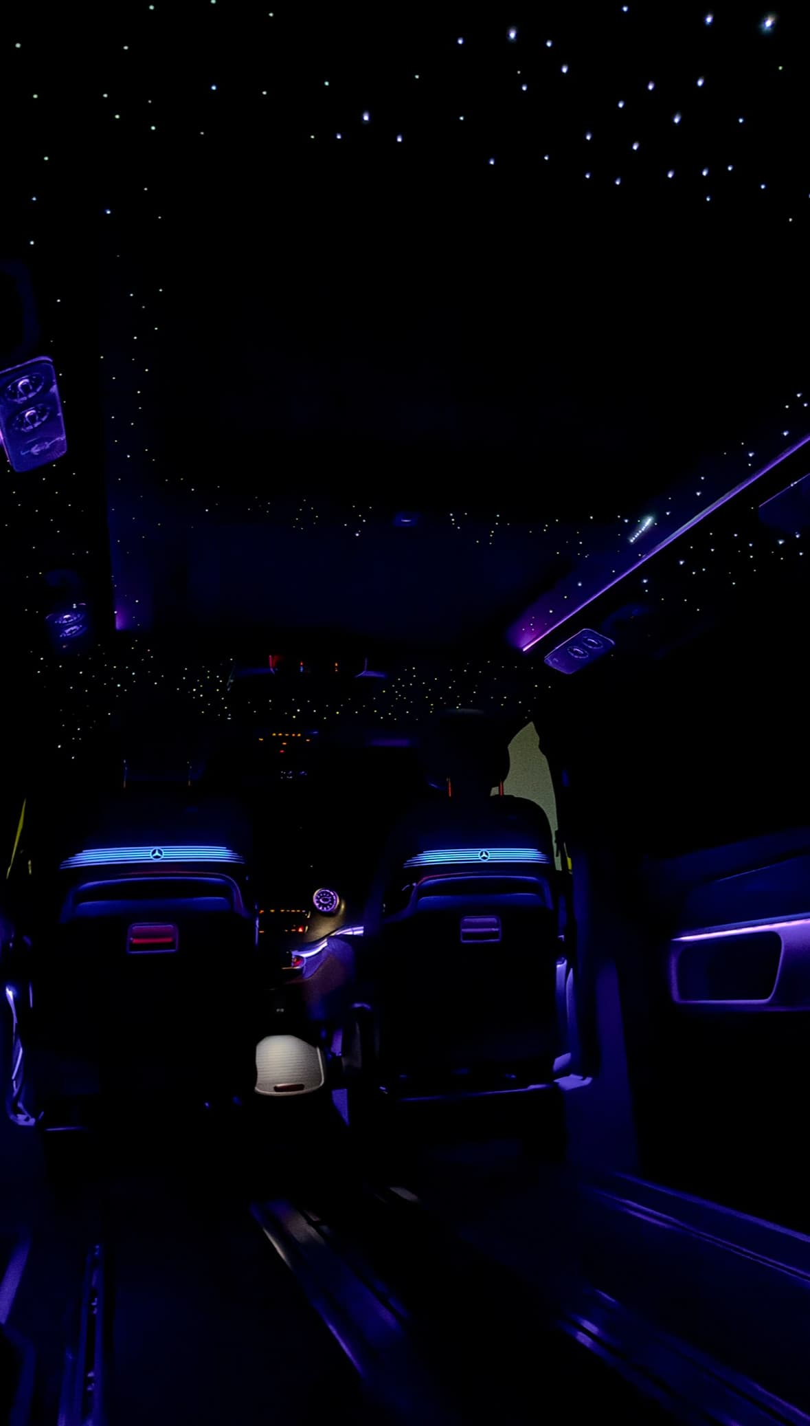 Starlight headliner z efektem nocnego nieba w samochodzie