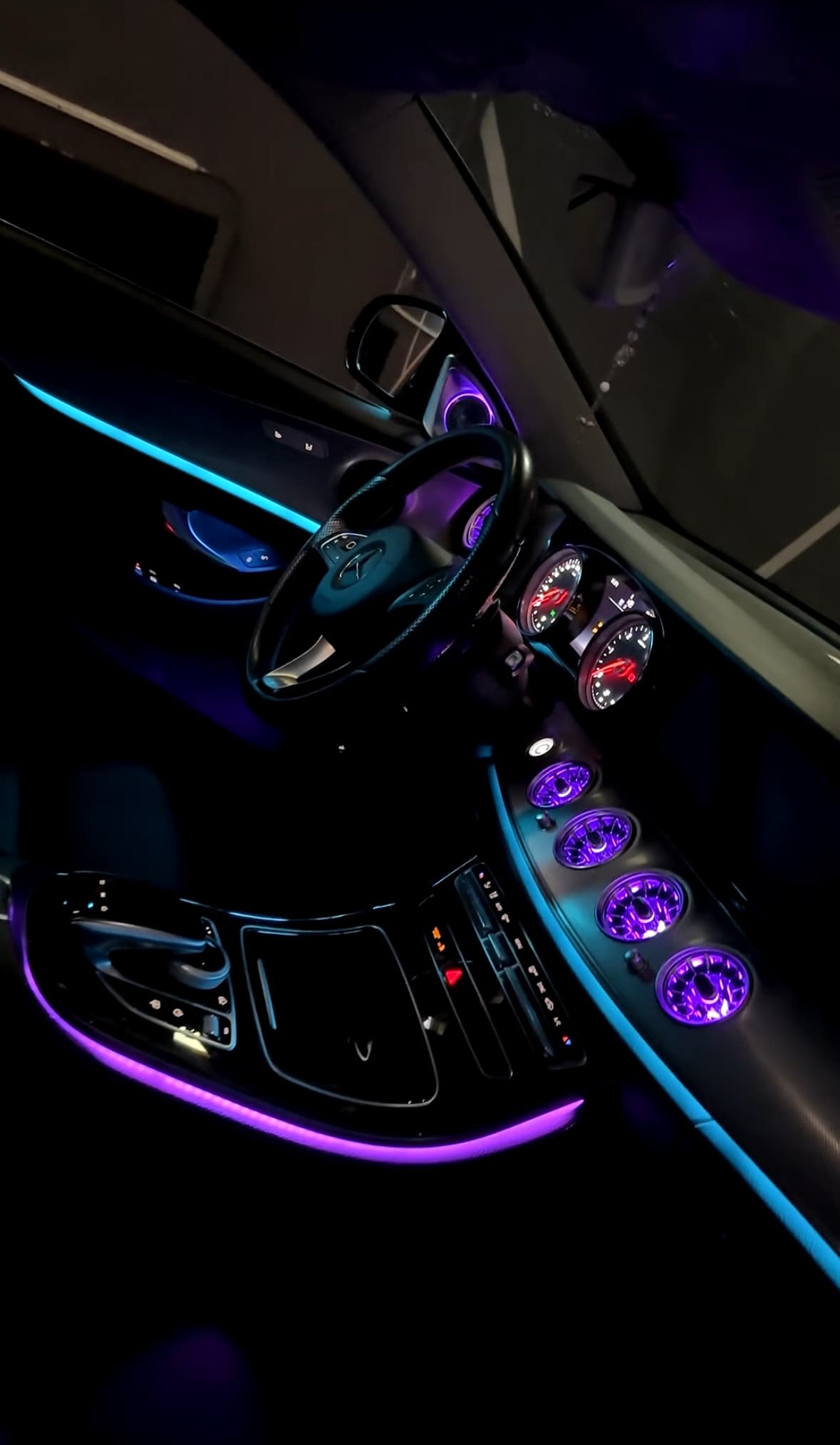 Ambient lighting – do jakiego auta pasuje i ile kosztuje?